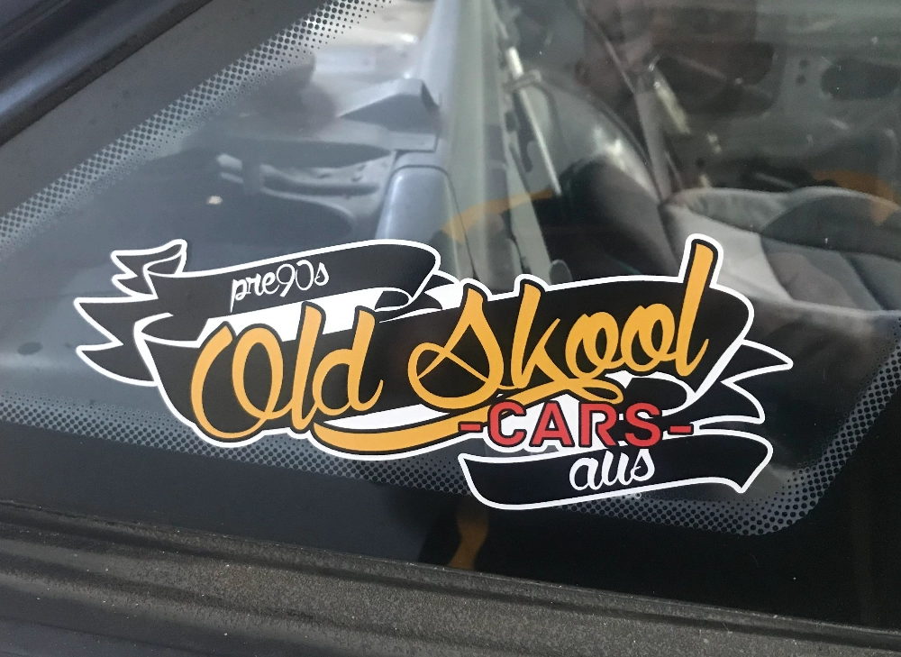 20CM OLD SKOOL BANNER STICKER